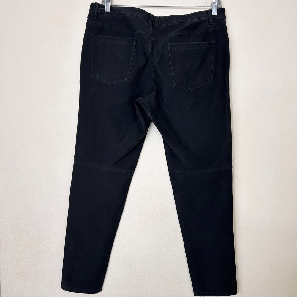 Lululemon Men’s ABC Slim-Fit Pant 36
*Utilitech - Picture 6 of 12